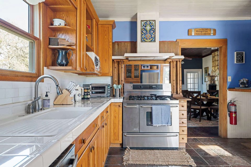 Full Kitchen