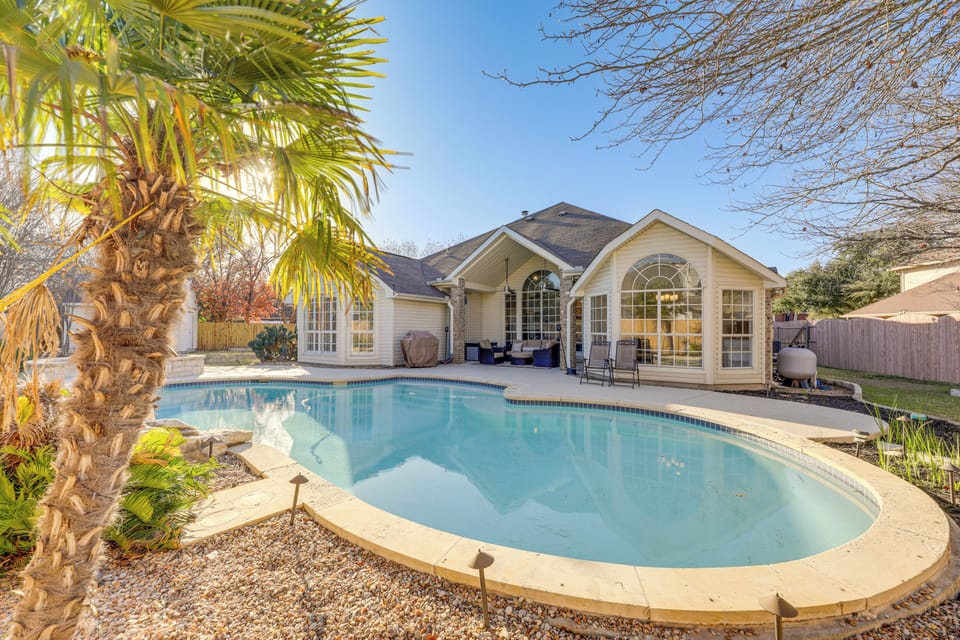 Pflugerville Vacation Rental | 4BR | 2BA | 2,273 Sq Ft | 1 Step Required