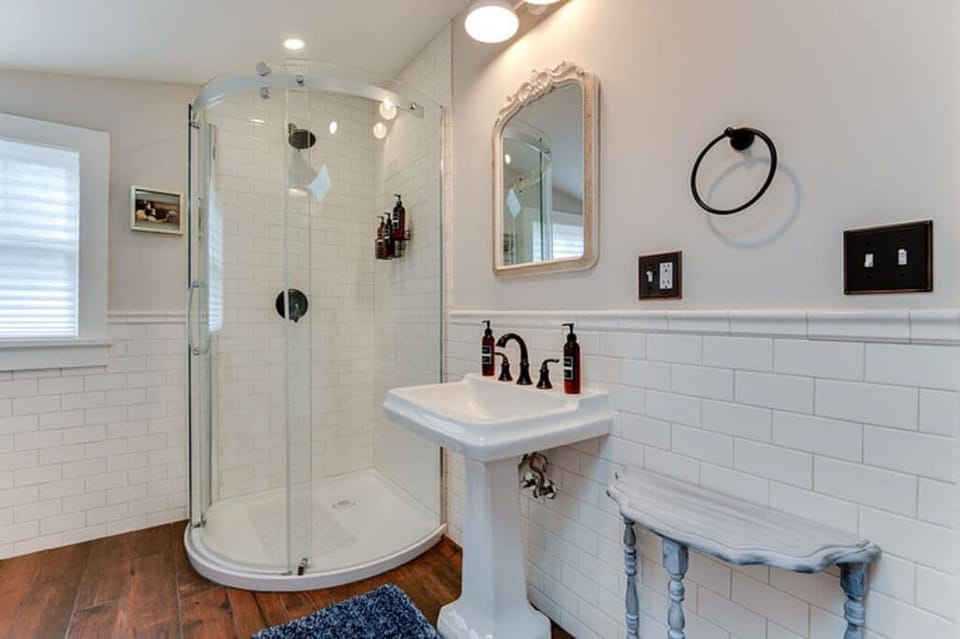 Trisha Bathroom