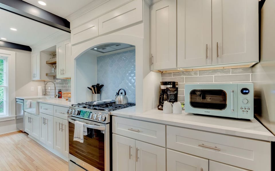 8 - kitchen