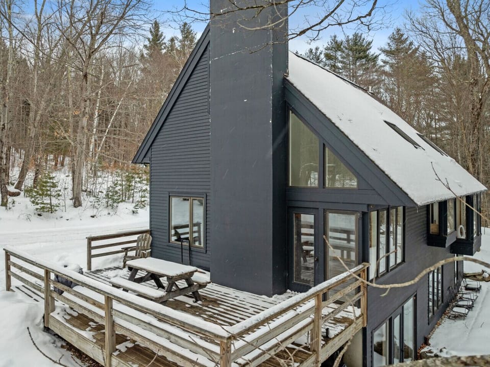 Exterior view of the charming chalet.
