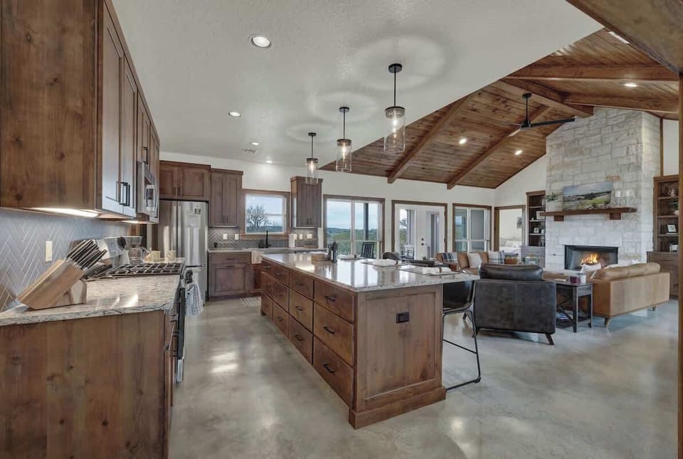 Prepare a gourmet feast in the fully appointed chef’s kitchen.