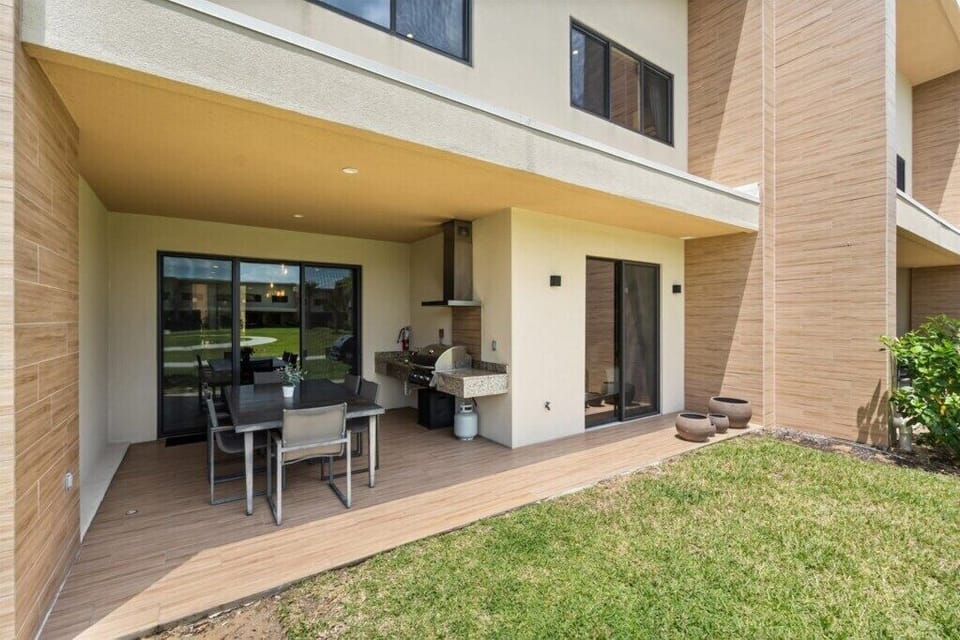 3118 Rockefeller Way (26).jpg