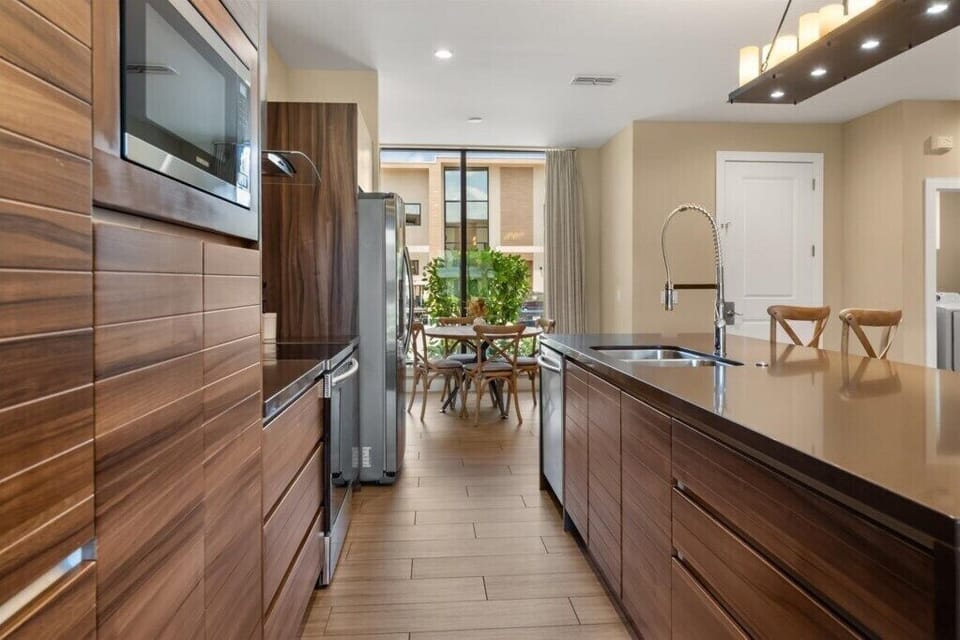 3118 Rockefeller Way (9).jpg
