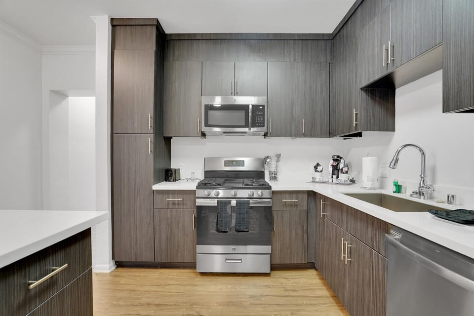 Marina Del Rey 2 Bedroom Kitchen