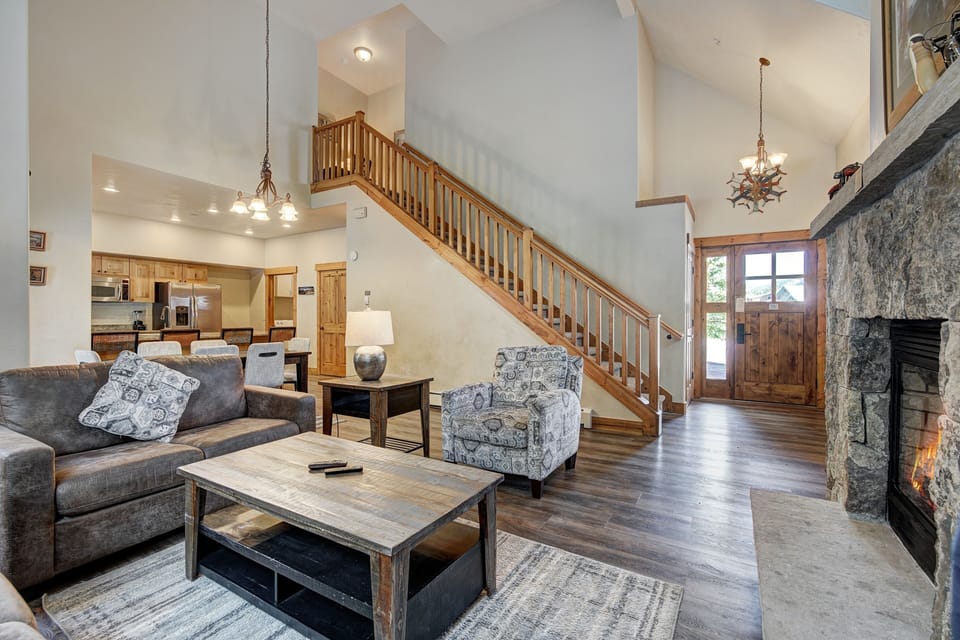 Architecture, Building, Furniture, Indoors, Living Room