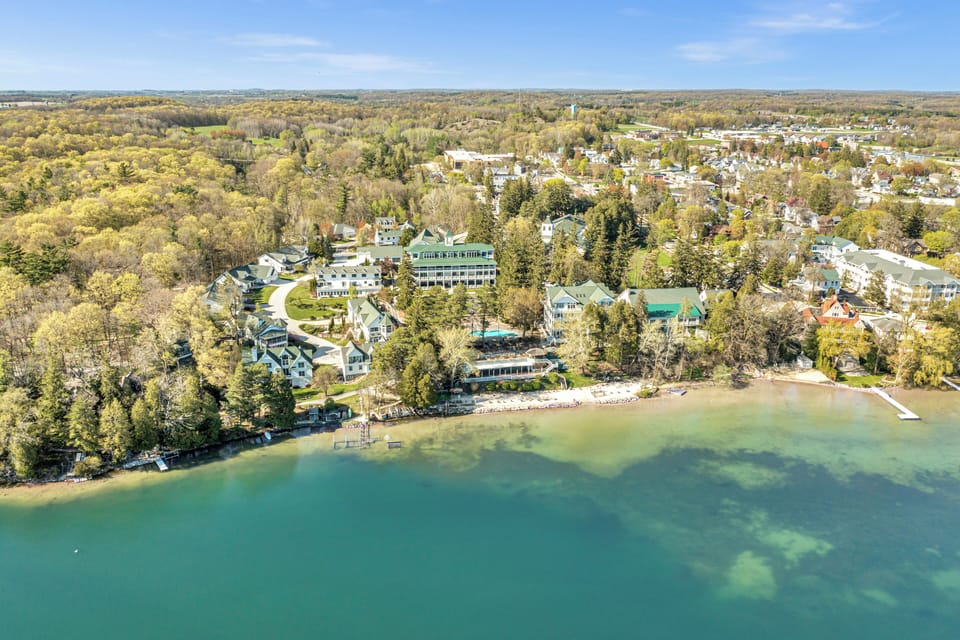 Exterior Victorian Village pic 5