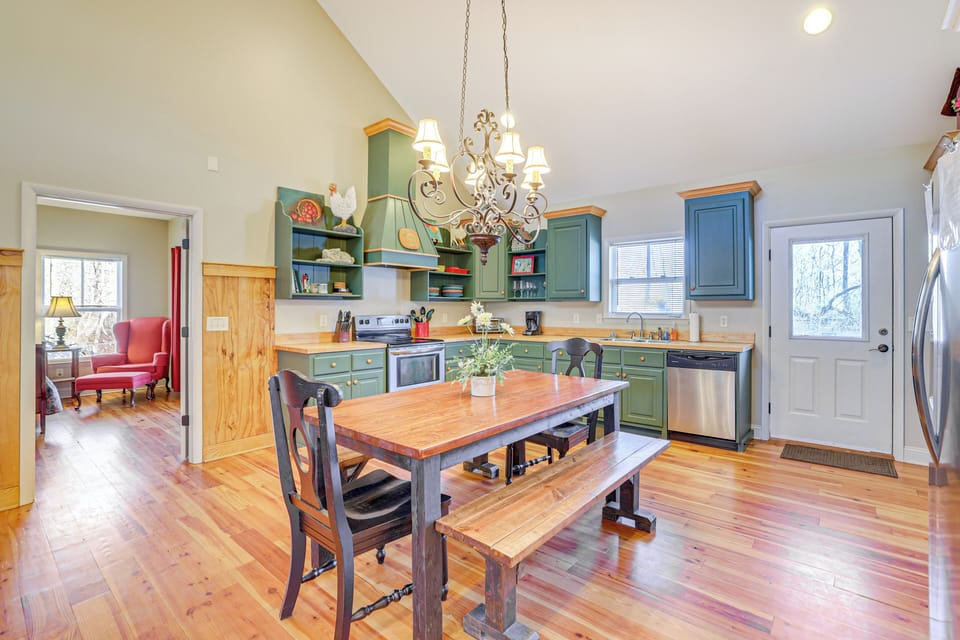 Kitchen | Stove/Oven | Dining Area | Dining Table | Dishware/Flatware