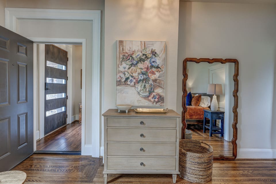 Bedroom with king bed and sitting area