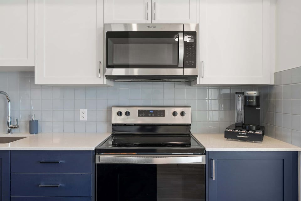 Full oven ready to bake those yummy meals in! 