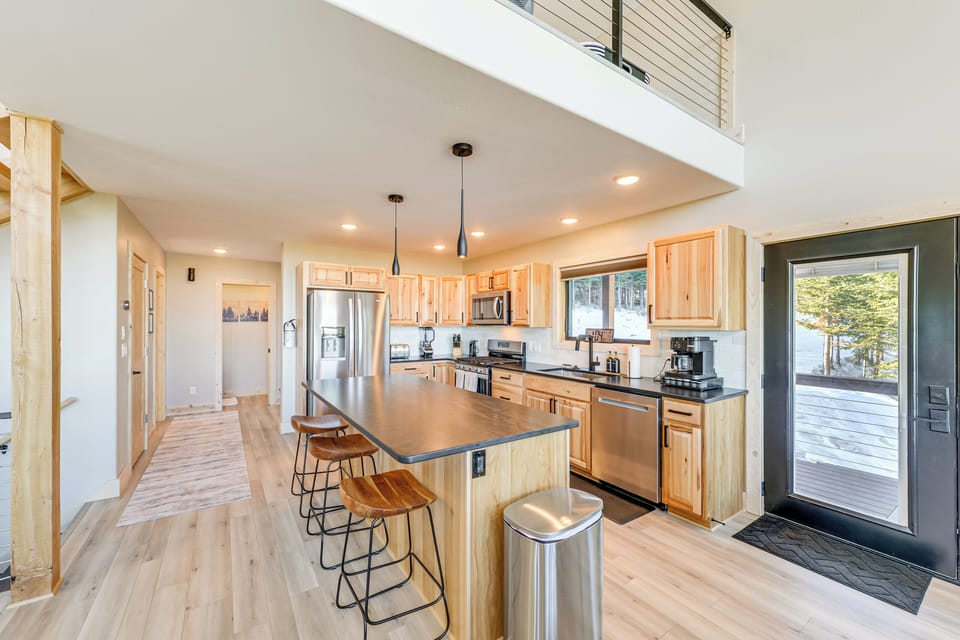Kitchen | Cooking Basics Supplied | High Chair | Main Floor