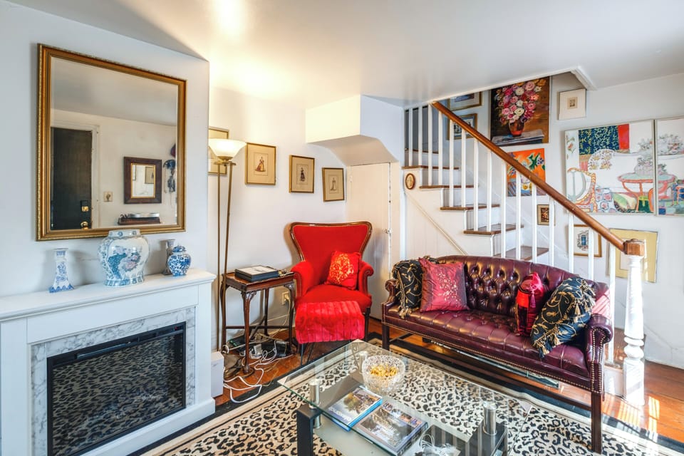 Alexandria Vacation Rental | 2BR | 1.5BA | 1,000 Sq Ft | Stairs Required