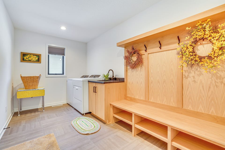 Mudroom | Lower Floor | Washer & Dryer
