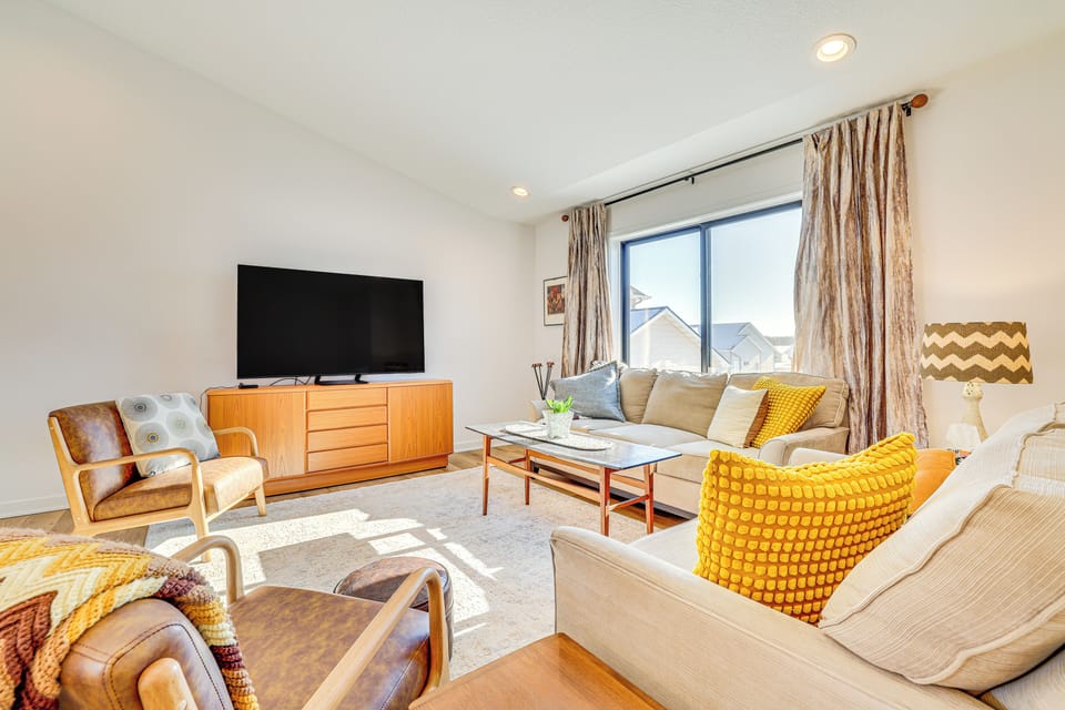 Rochester Vacation Rental | 4BR | 3BA | 2 Steps to Enter | 2,600 Sq Ft