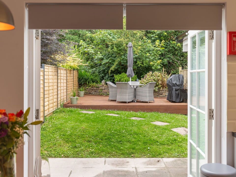 Home, Shade, Furniture, Chair, Flowerpot, Houseplant, Garden, Outdoor Structure, Kitchen & Dining Room Table, Patio