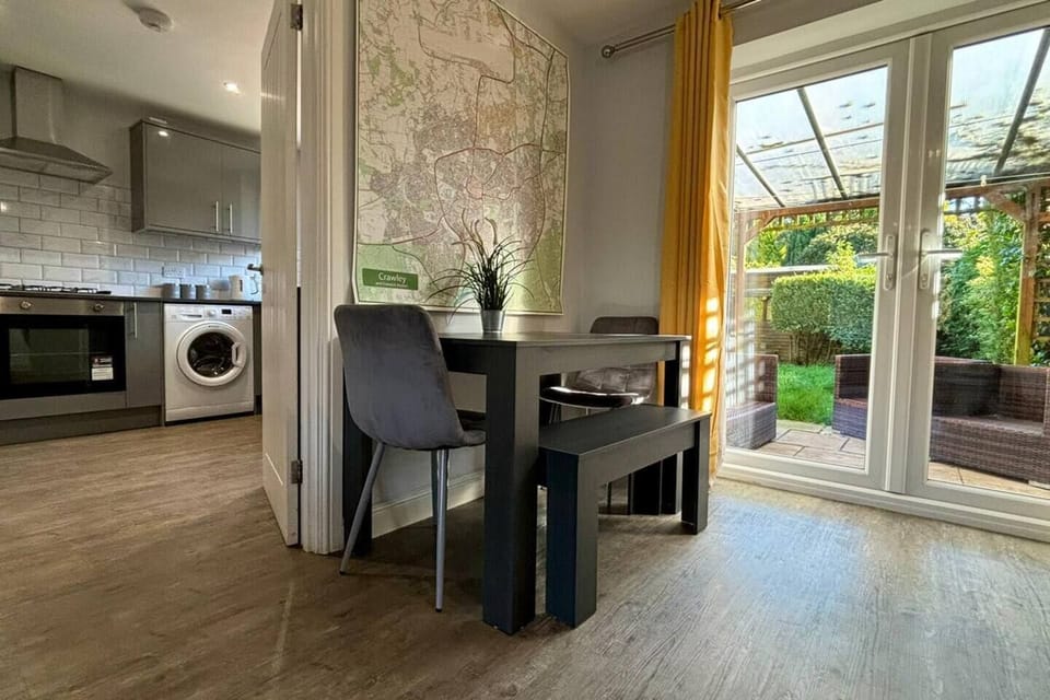 Your stylish escape awaits. Book your stay now! (6)