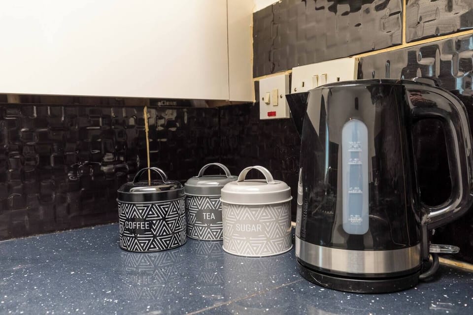 Create culinary magic in this simple kitchen. Book now! (2)