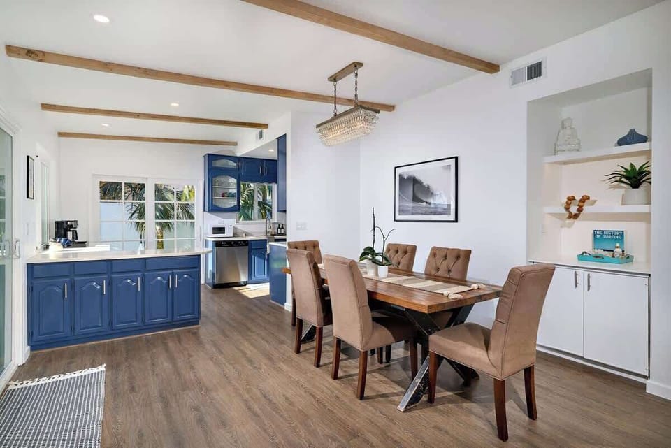 Make wonderful meals in out fully stocked Chefs kitchen with plenty of indoor and outdoor seating. 