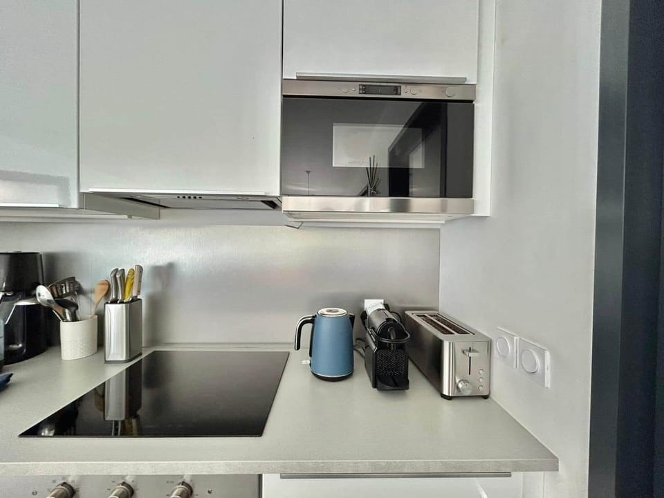 kitchen, oven, toaster, microwave, terrace, coffee machine, kettle