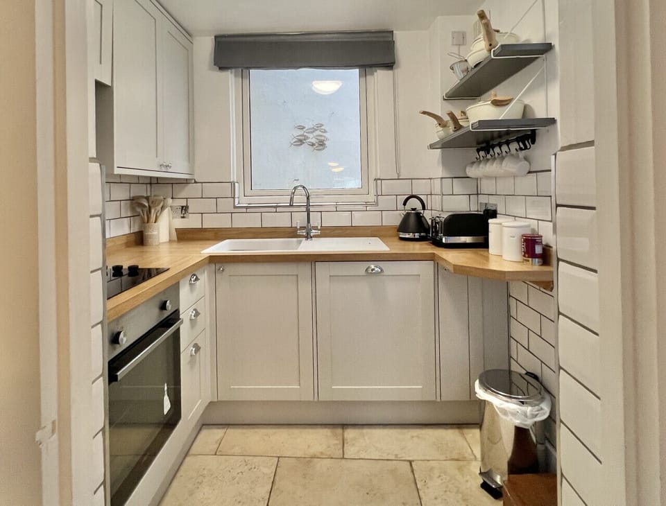 Well equipped kitchen