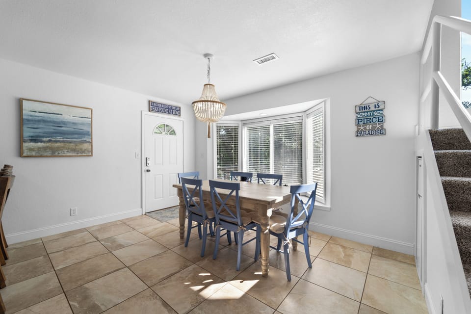 LAKEVIEW DINING AREA ON LOWER LEVEL