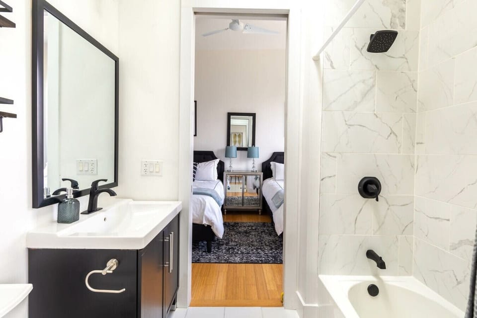 3 piece bathroom