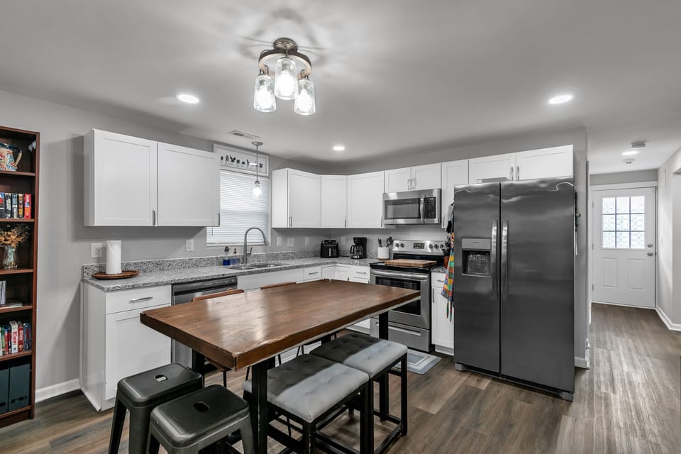 Indoors, Kitchen, Microwave, Oven, Kitchen Island