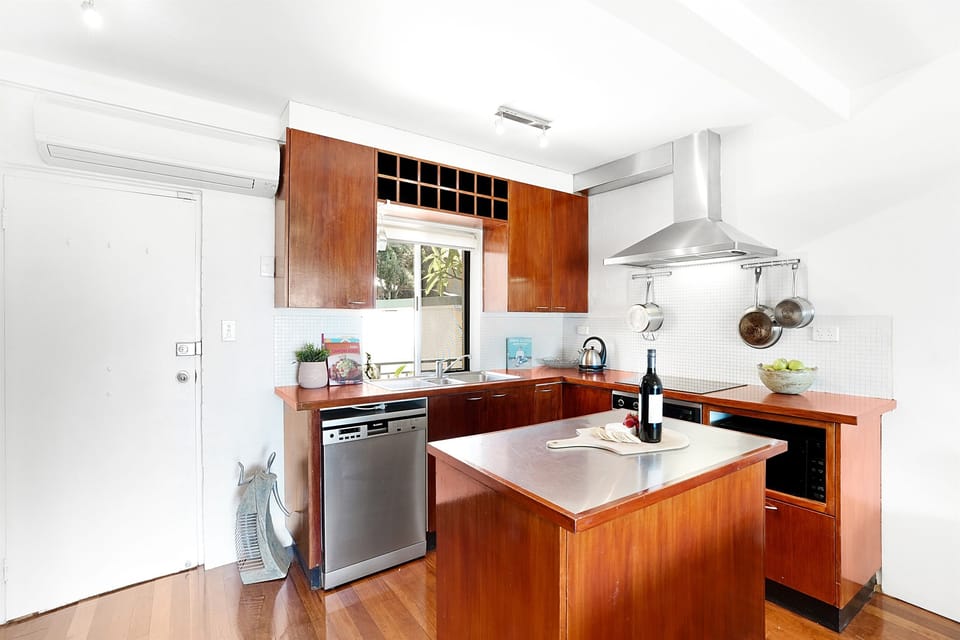 Stove, oven, dishwasher, microwave, coffee pod machine and so much more.... Well stocked-kitchen