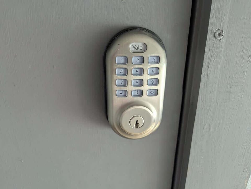 Contactless check-in with door code
