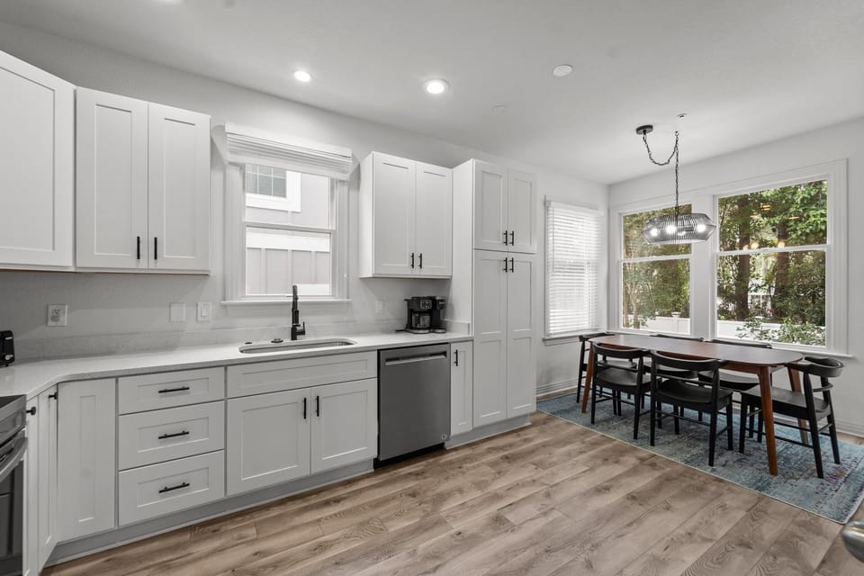 BB43: Walk on Water | Kitchen Area