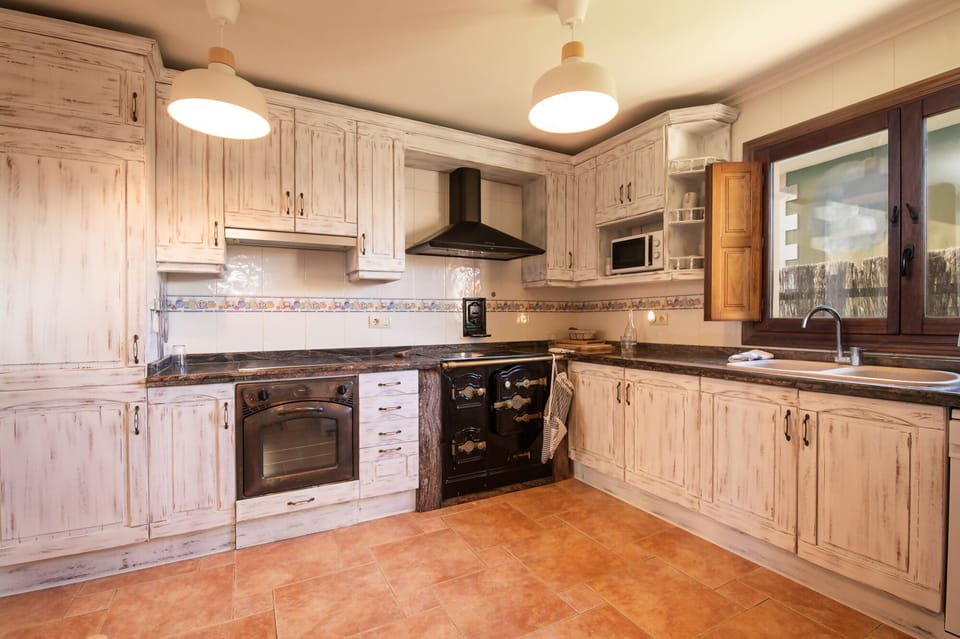 Kitchen or kitchenette,Garden view