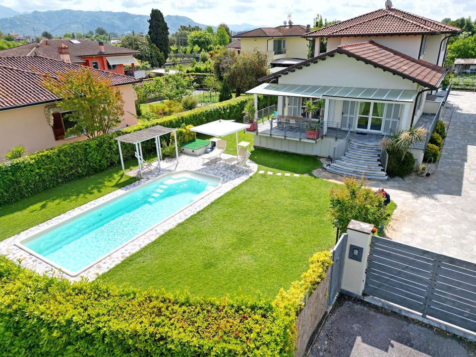 Garden, Outdoor, Pool