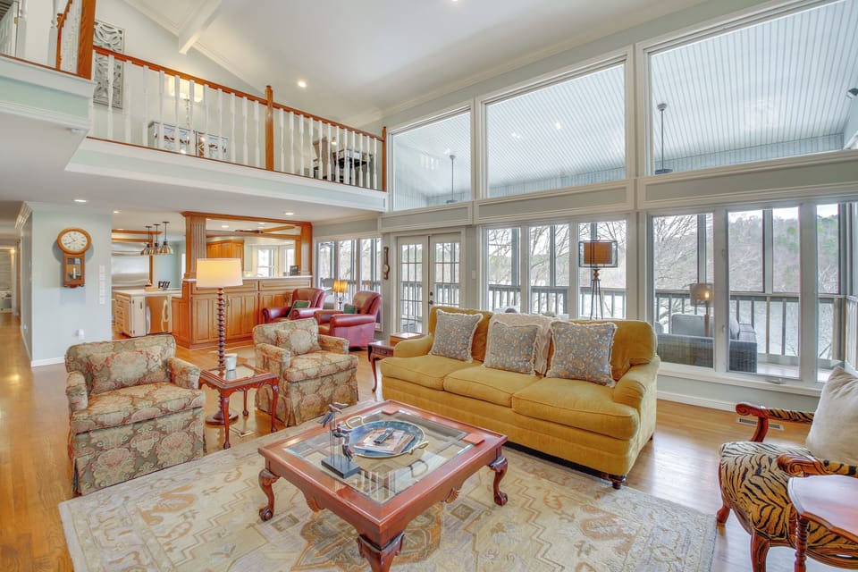 Hot Springs Vacation Rental | 5BR | 4BA | 6,000 Sq Ft | Stairs to Access