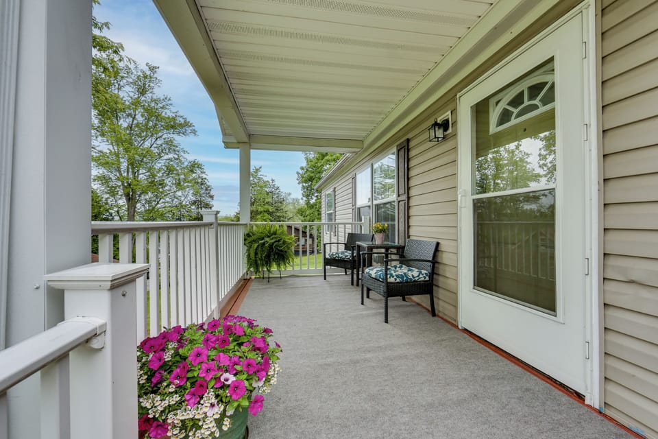 Front Porch | Entry