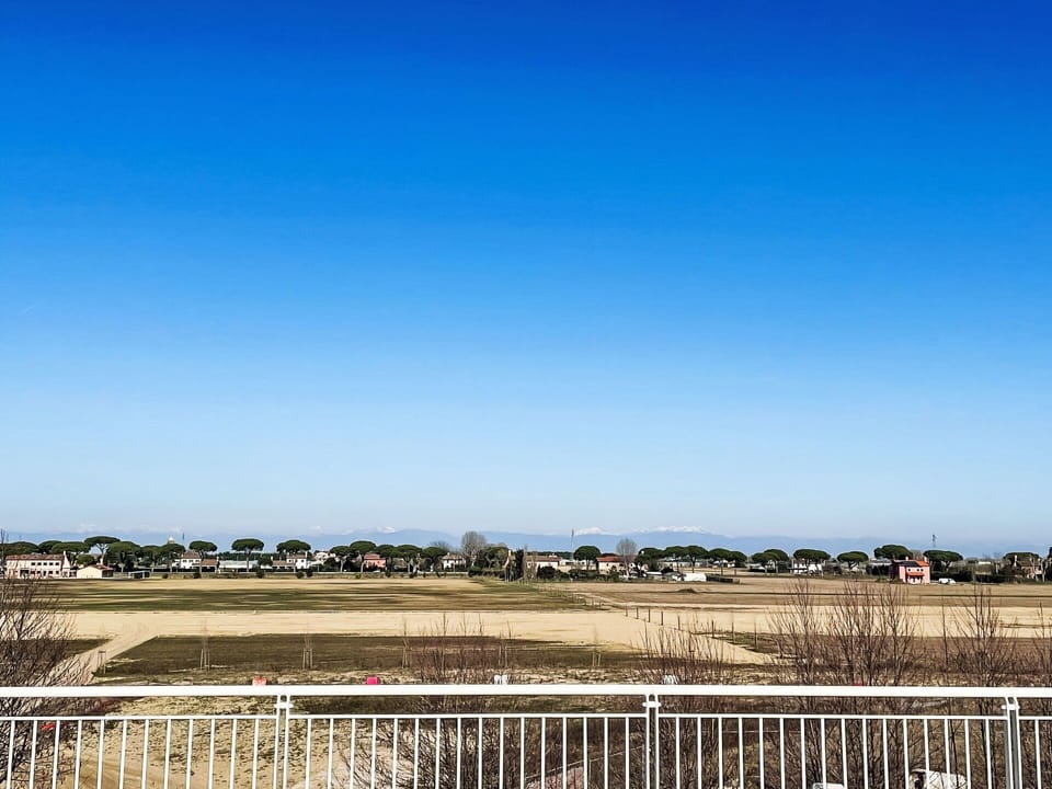 Sky, Blue, Daytime, Horizon, Plain, Sunlight, Field, Fence