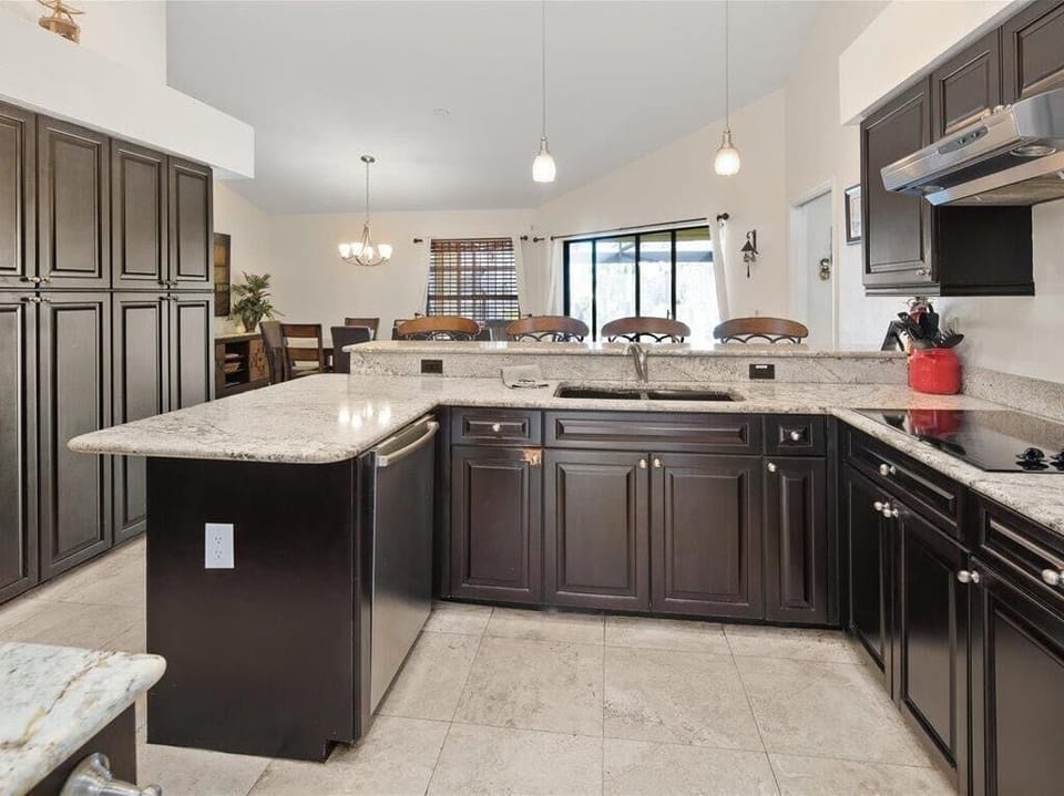 Lots of Kitchen space