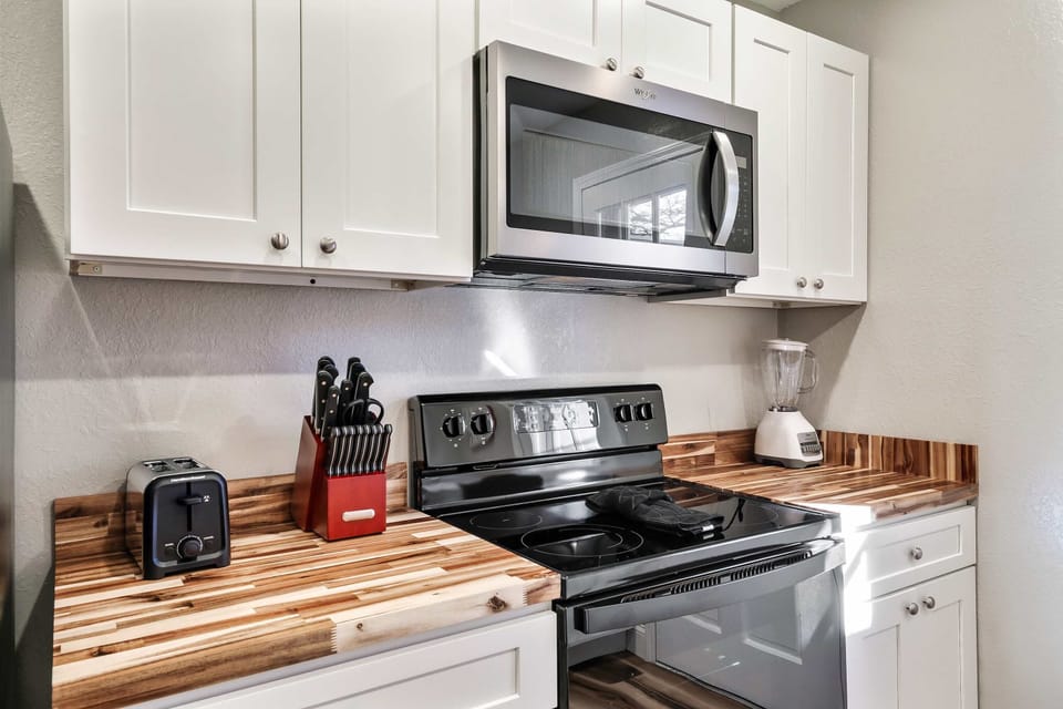 Whip up your favorite fixin’s with modern appliances and a touch of country charm right here in Sevierville.