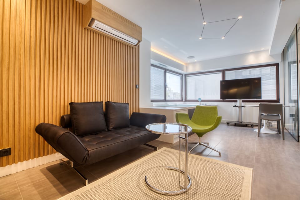 Living room, A/C, TV