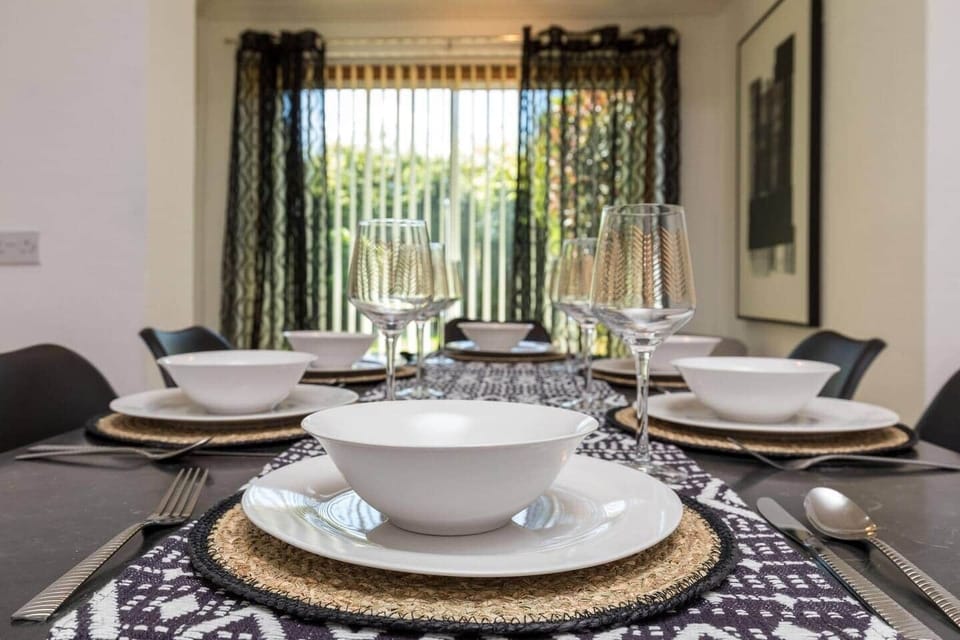 Quality crockery and cutlery 
