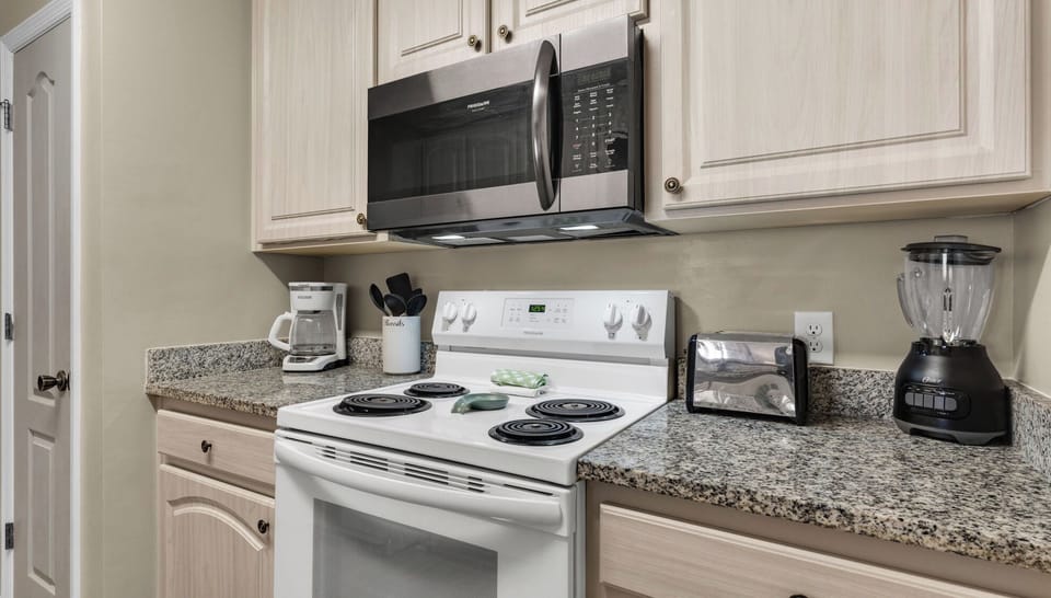 Horizon South 77C - Horizon Hideaway - Kitchen area