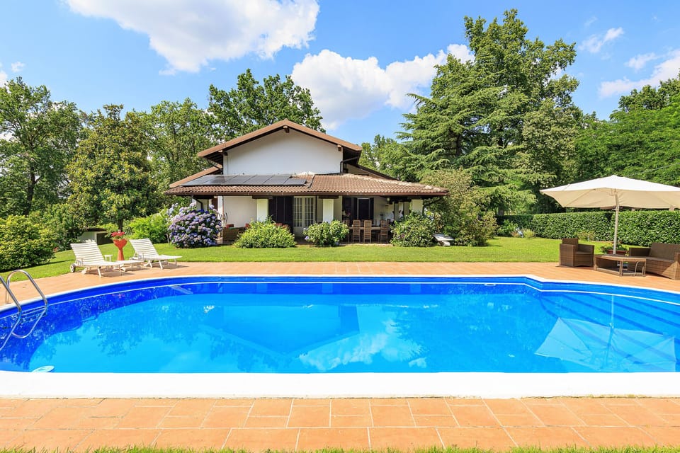 Villa Le Querce - Agrate, Lake Maggiore - by NORTHITALY VILLAS vacation rental
