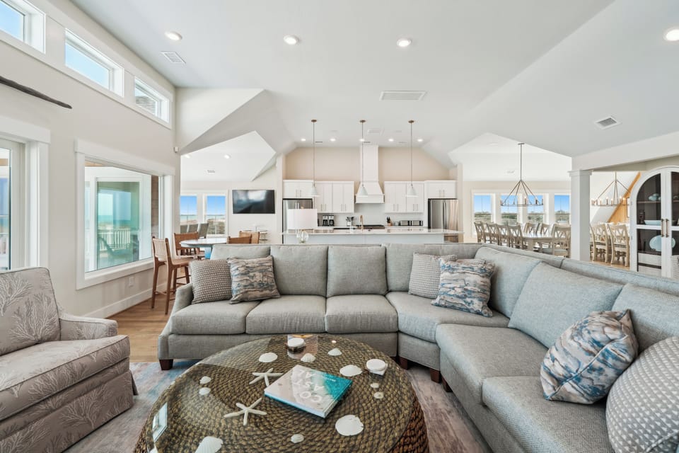 Main Level,Living Room,