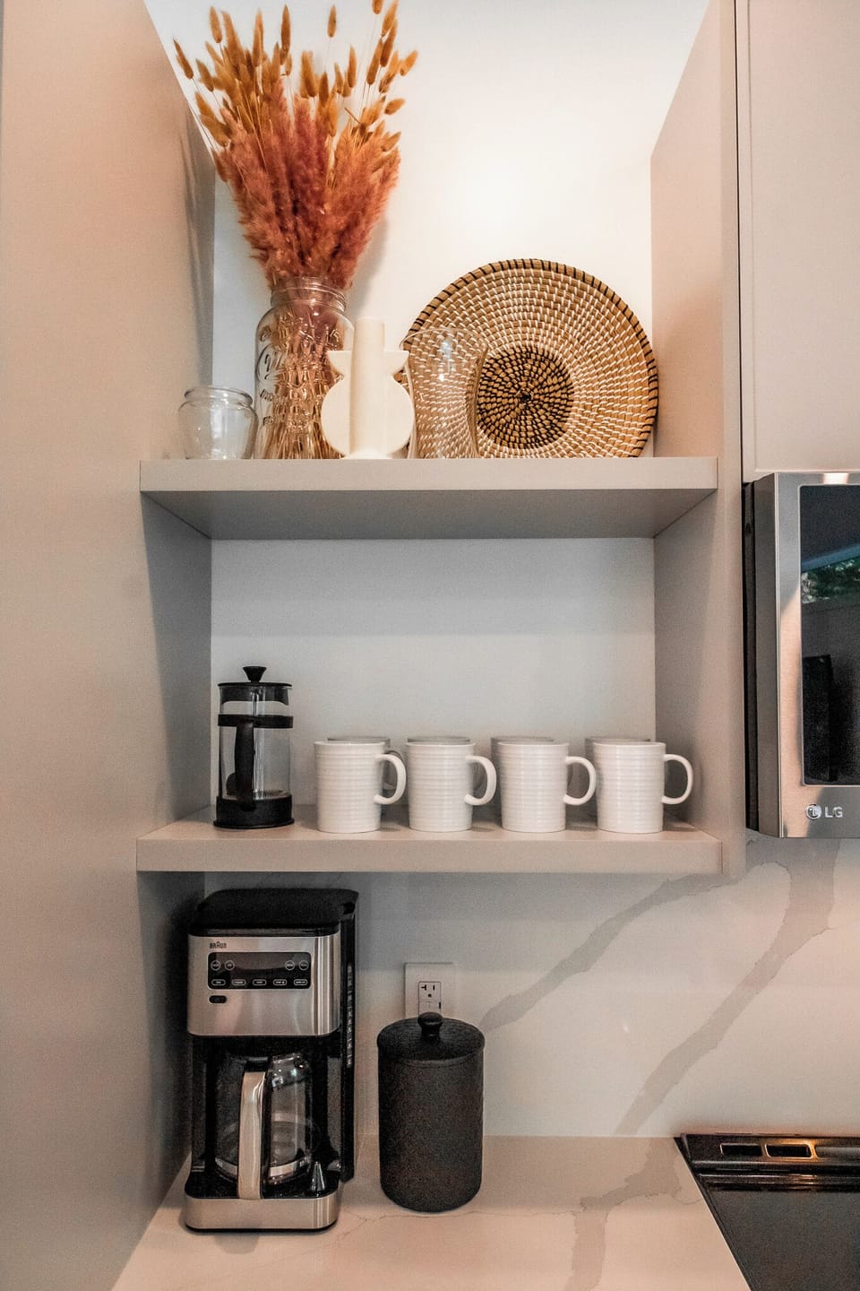 Coffee maker, French press coffee maker, coffee cups