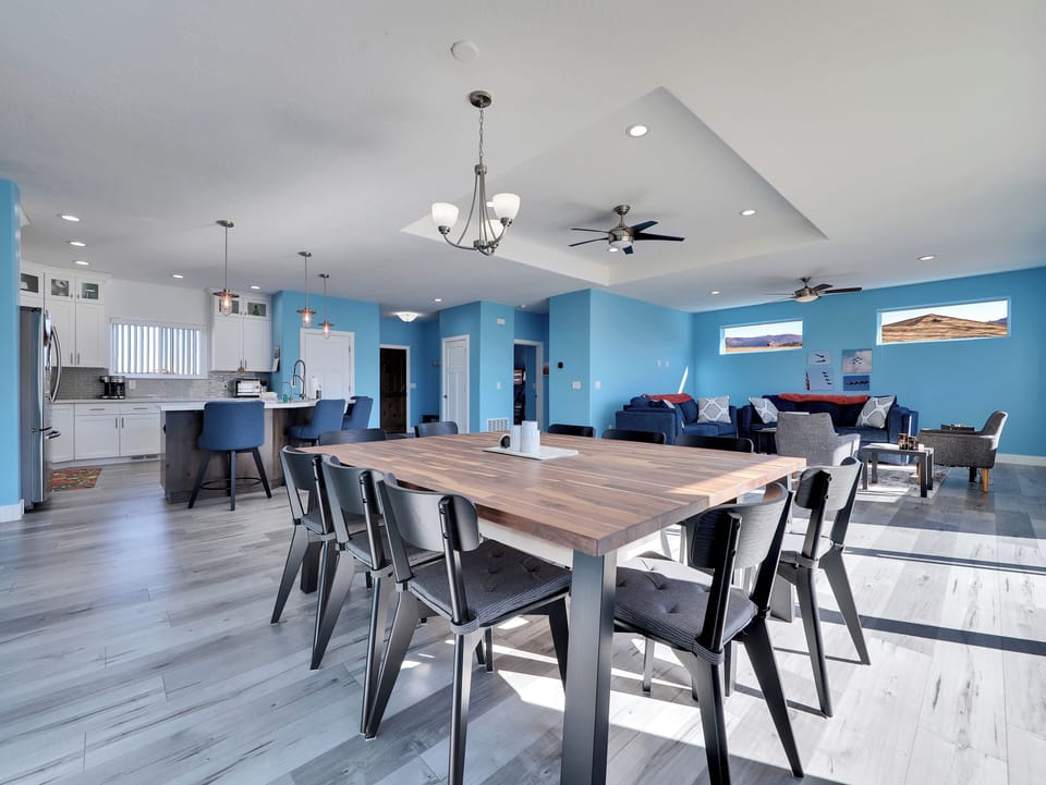Main Level - Dining Table
