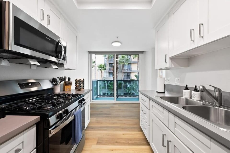 Fully equipped kitchen for preparing all your favorite coastal meals