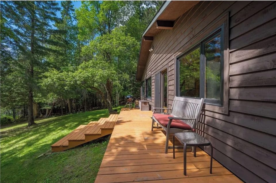 Front Deck to lake