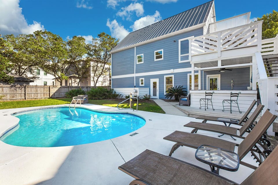Buddy Street Retreat Pool
