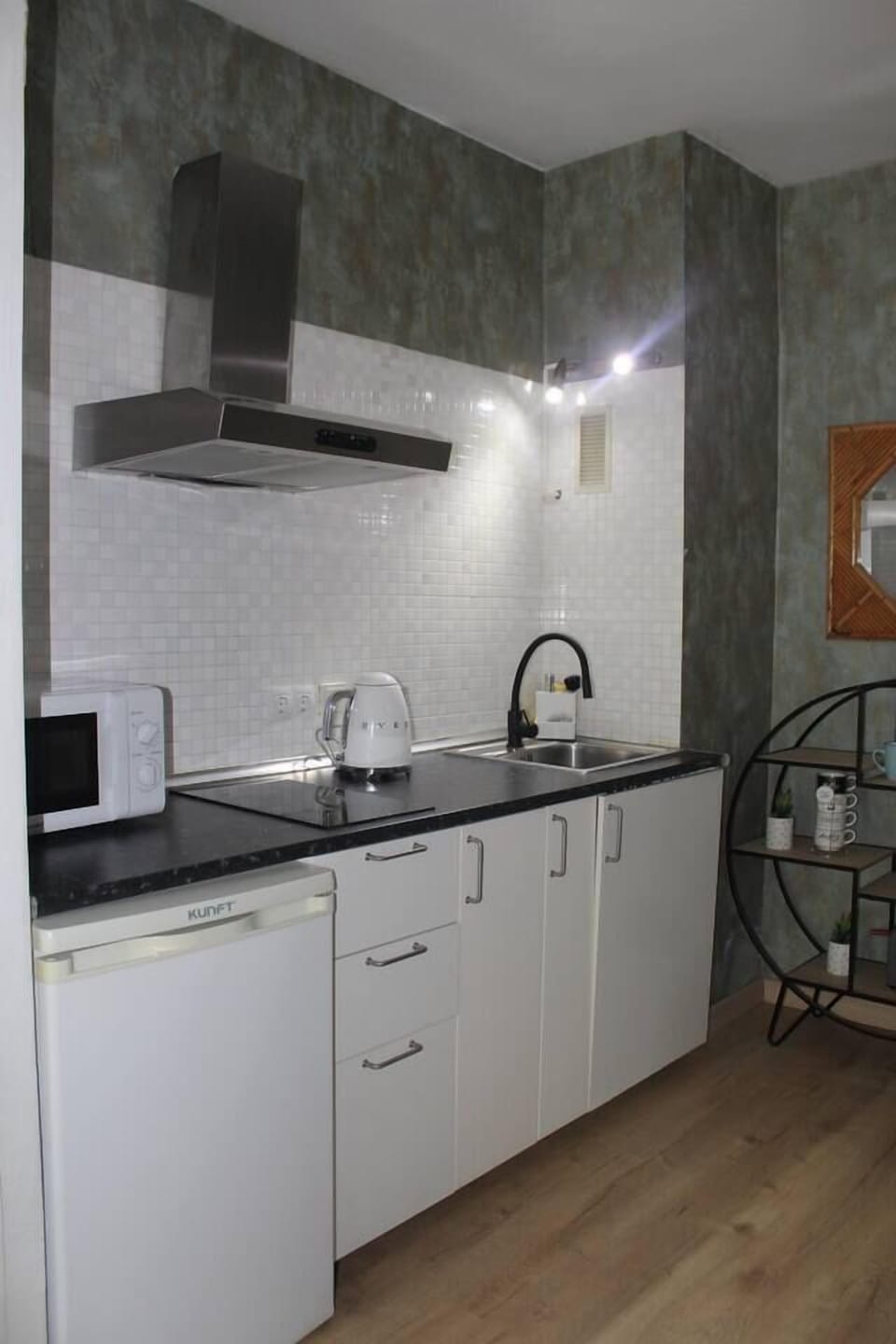Comfy Studio in the Golden Mille close to the beach and ina urbanization with pool and tennis court (7)