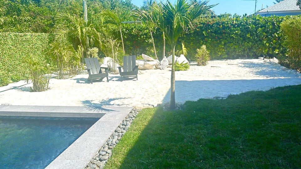 Plunge Pool and Beach Area