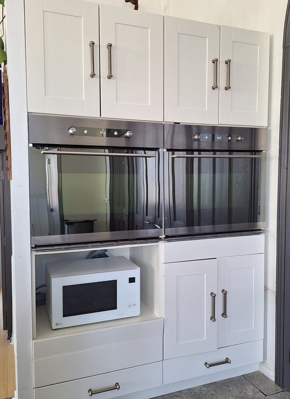 Two ovens & microwave